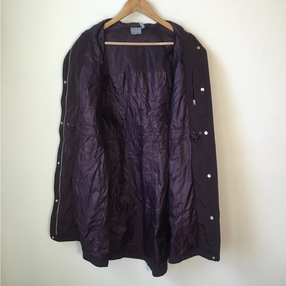 Athleta Women's Mid Length Downpour Hooded Jacket - Picture 7 of 8